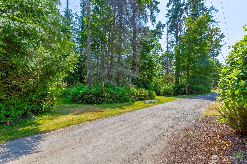 20818 President Point Road NE Kingston, WA 98346