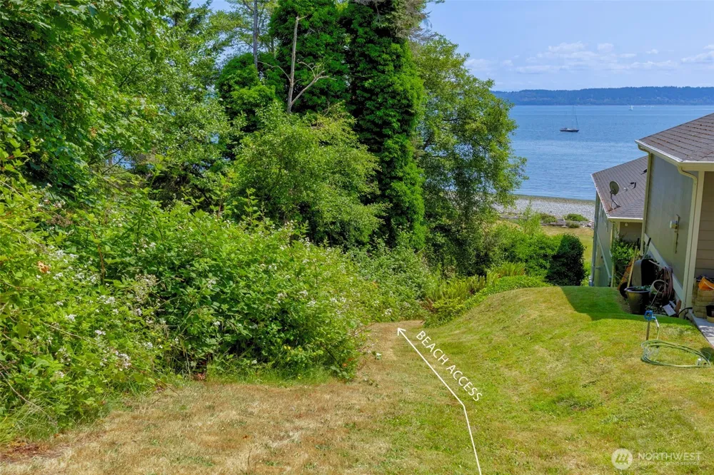 20818 President Point Road NE Kingston, WA 98346