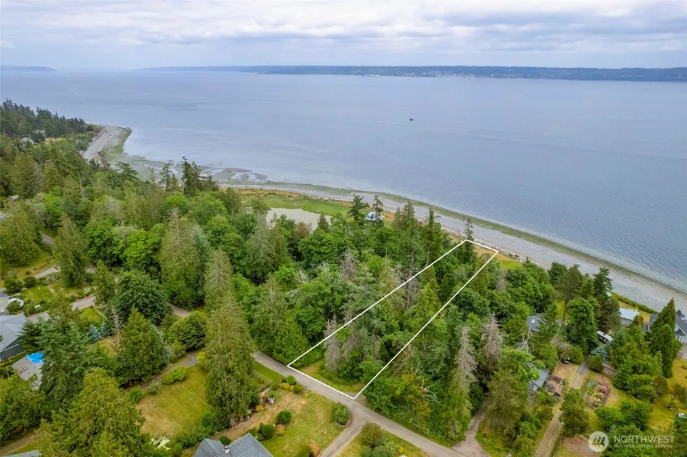 20818 President Point Road NE Kingston, WA 98346