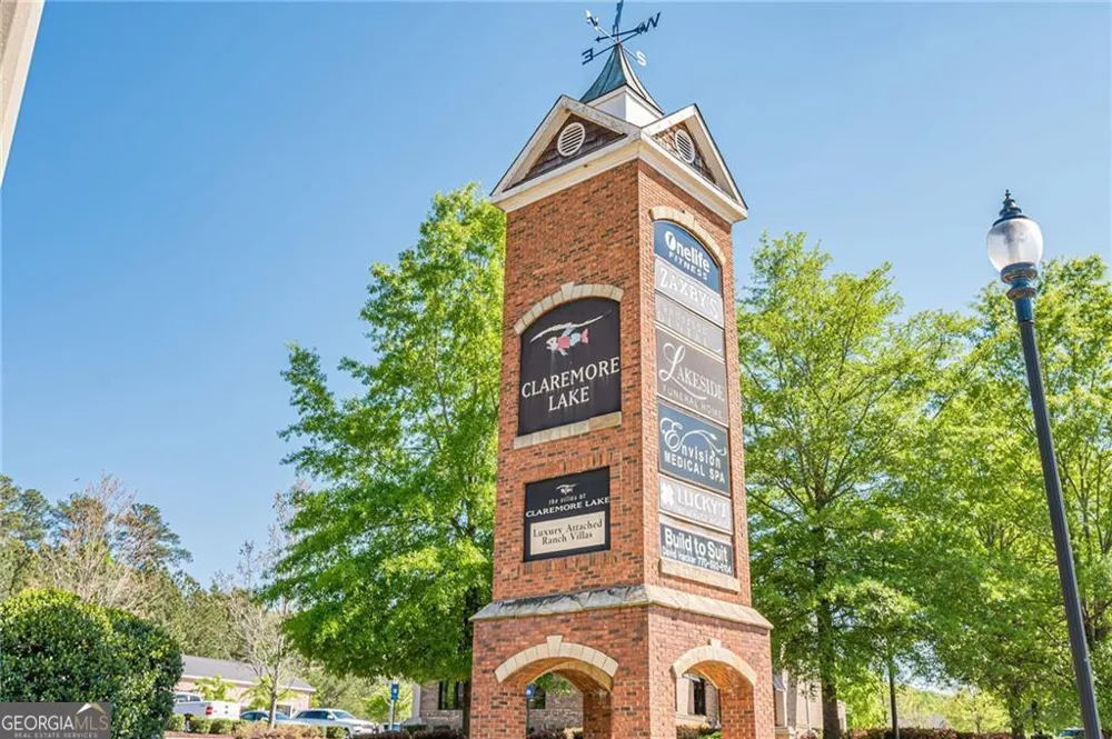300 Lauren LN Woodstock, GA 30188
