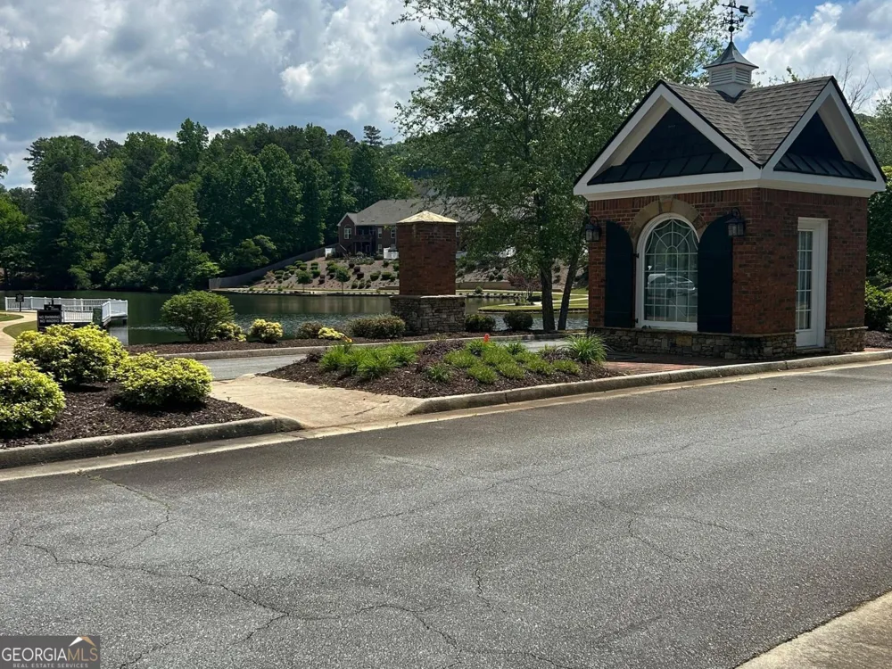 300 Lauren LN Woodstock, GA 30188