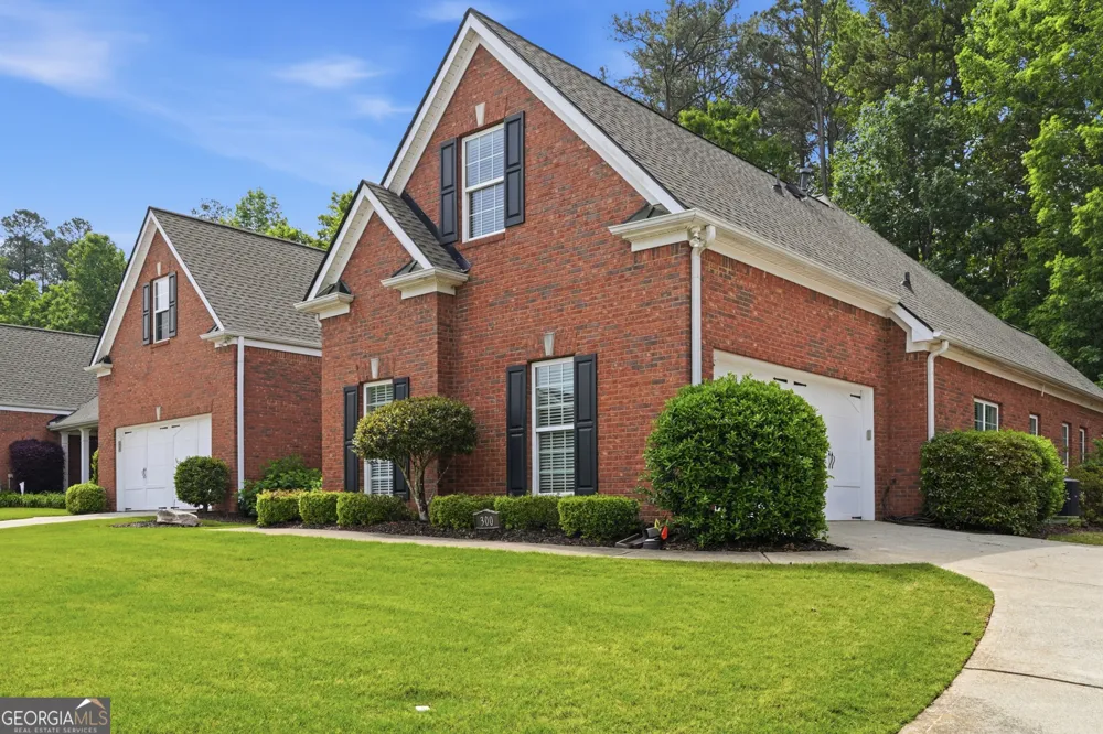 300 Lauren LN Woodstock, GA 30188