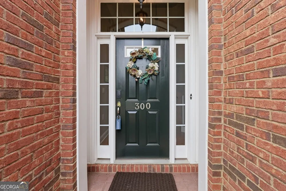 300 Lauren LN Woodstock, GA 30188