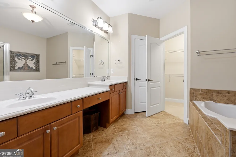 300 Lauren LN Woodstock, GA 30188