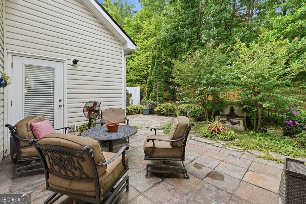 300 Lauren LN Woodstock, GA 30188