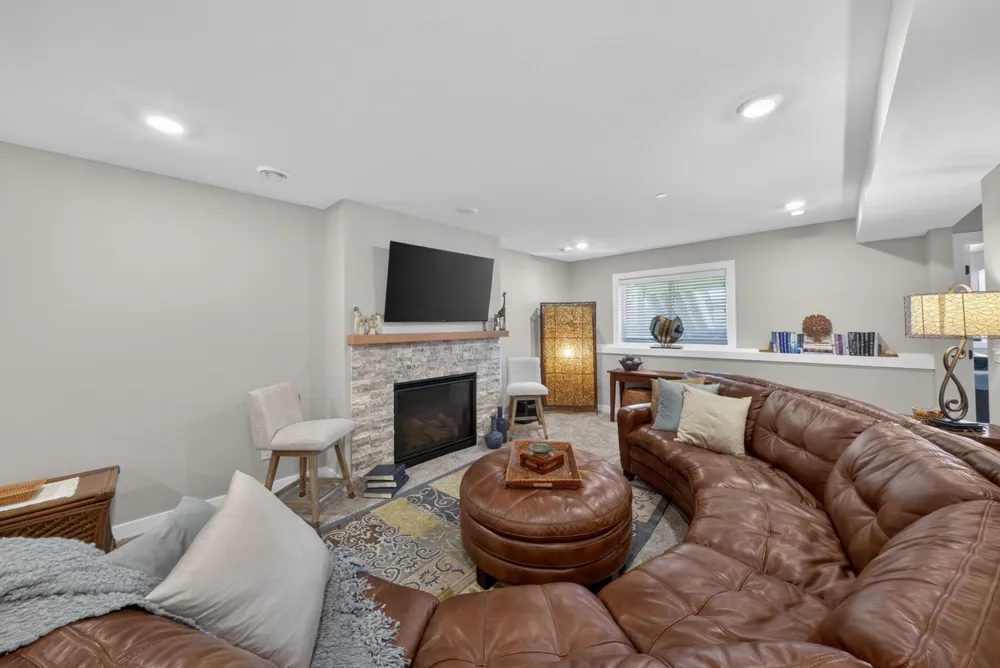 692 Shardlow Place NE Byron, MN 55920