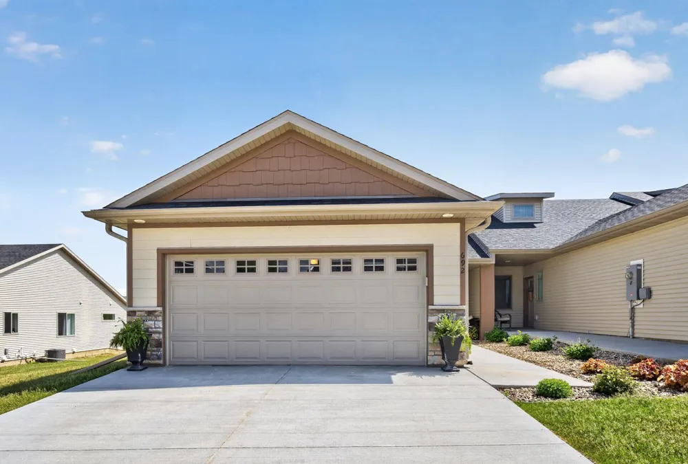 692 Shardlow Place NE Byron, MN 55920