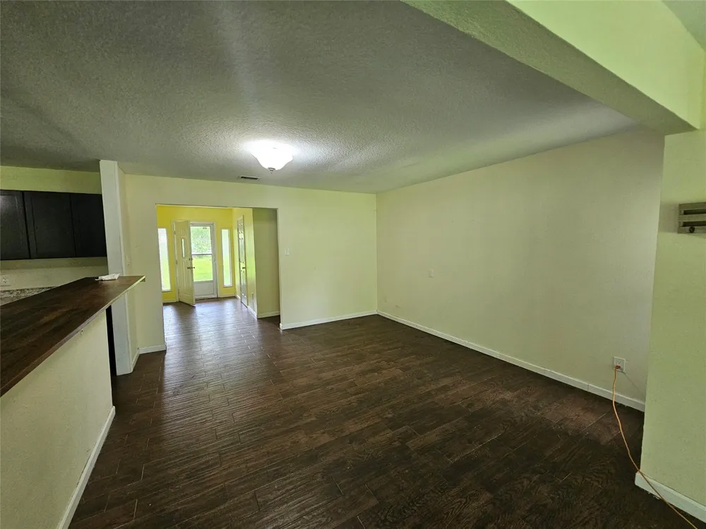 132 Otter Trail Lake Jackson, TX 77566