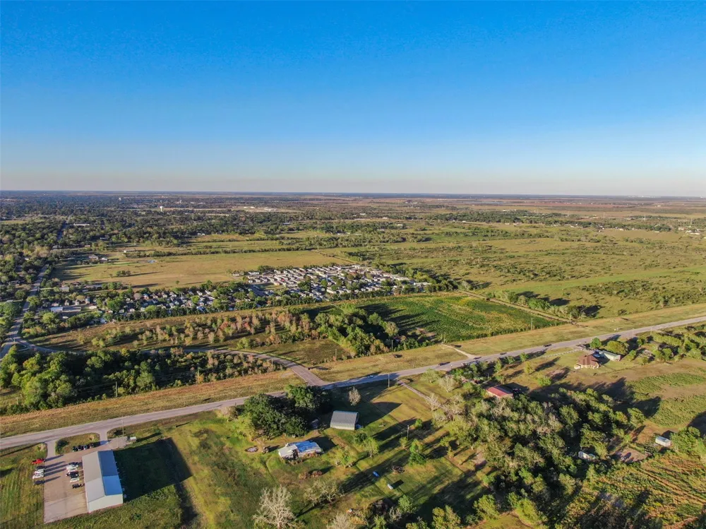 County Rd 220 Angleton, TX 77515
