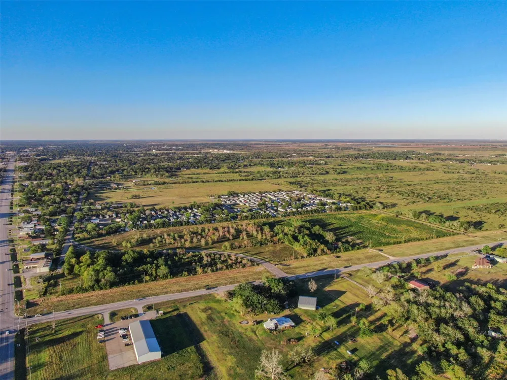 County Rd 220 Angleton, TX 77515