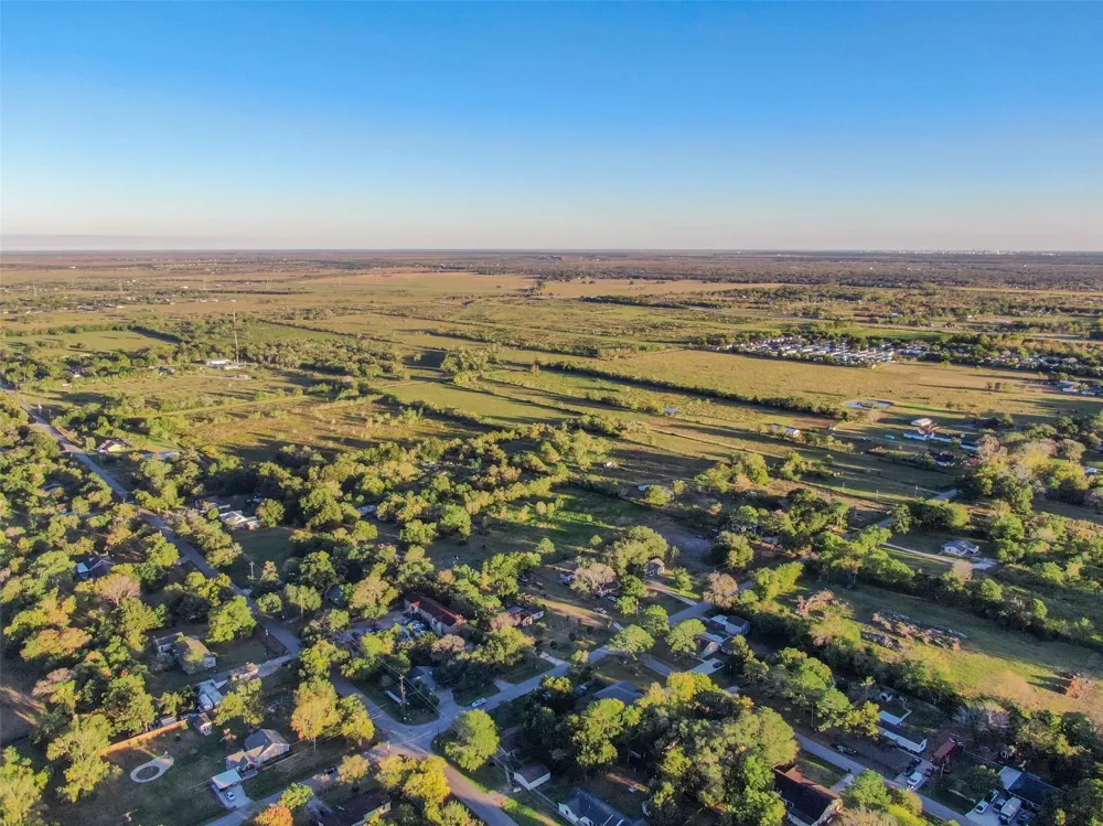 County Rd 220 Angleton, TX 77515