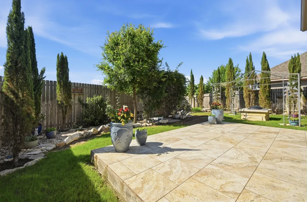 373 LACEY OAK LOOP San Marcos, TX 78666