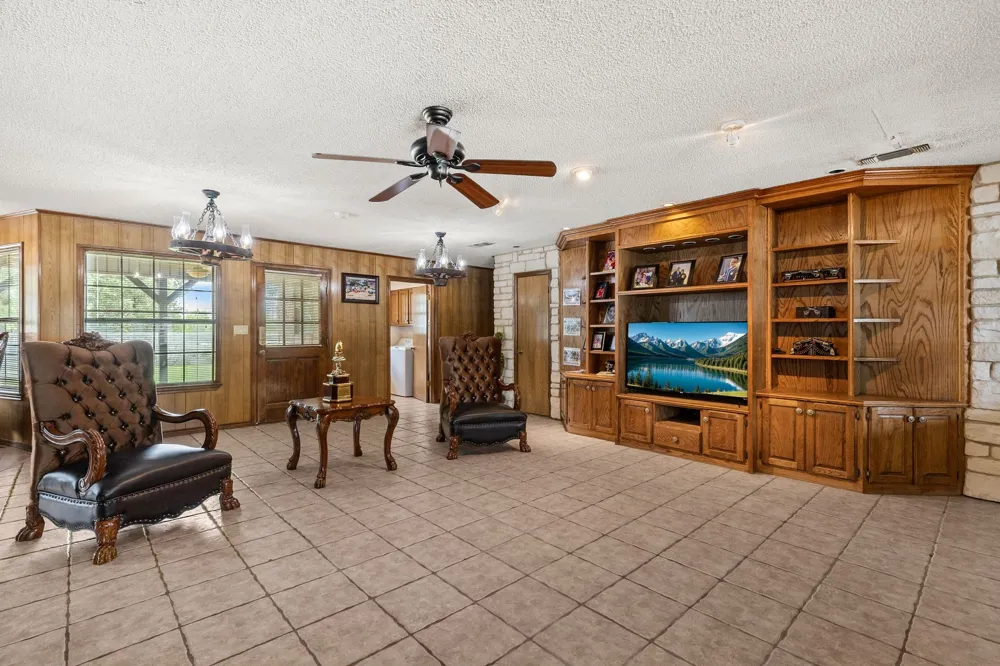 4509 Diamond D Road Lone Oak, TX 75453