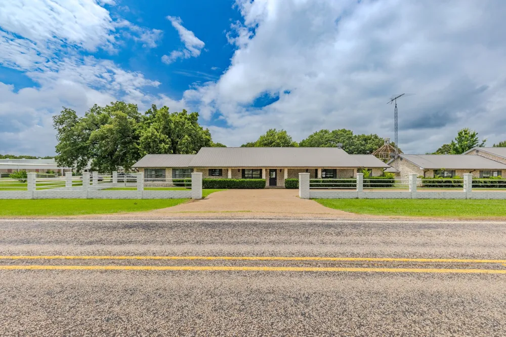 4509 Diamond D Road Lone Oak, TX 75453