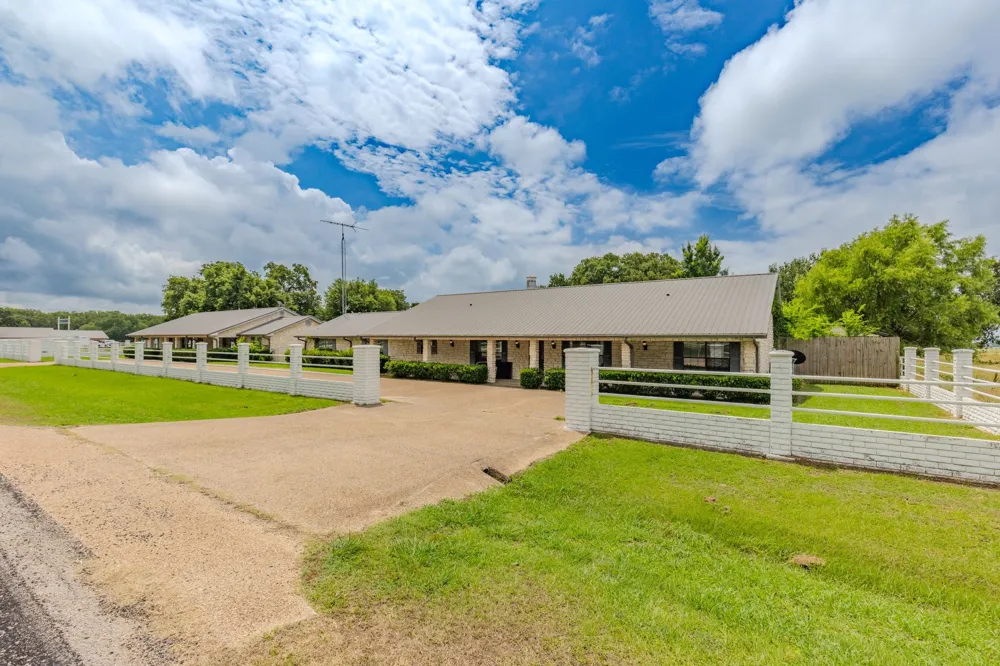 4509 Diamond D Road Lone Oak, TX 75453