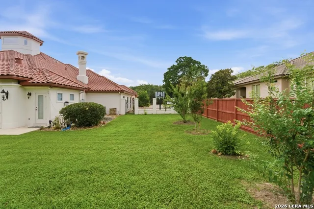 211 Geddington Shavano Park, TX 78249