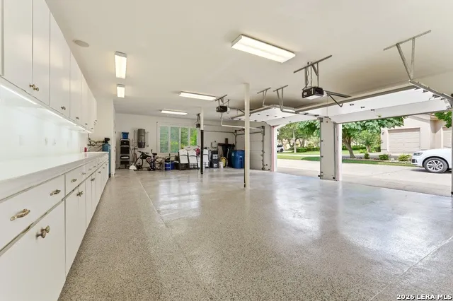 211 Geddington Shavano Park, TX 78249