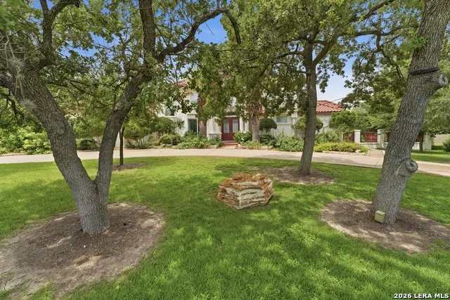 211 Geddington Shavano Park, TX 78249