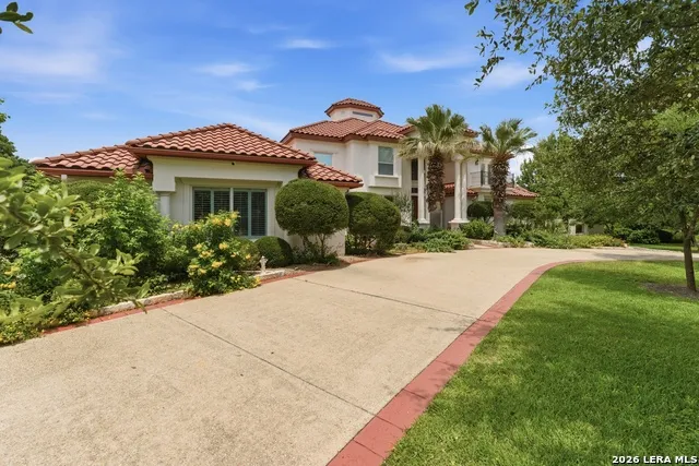 211 Geddington Shavano Park, TX 78249