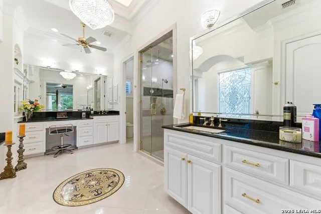 211 Geddington Shavano Park, TX 78249