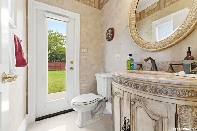 211 Geddington Shavano Park, TX 78249