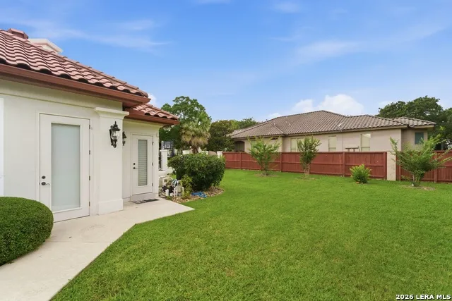 211 Geddington Shavano Park, TX 78249