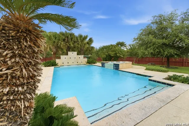 211 Geddington Shavano Park, TX 78249