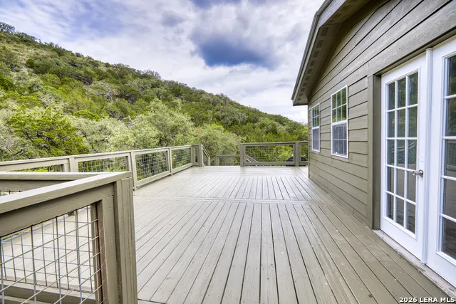 574 Saddle Mountain Rd. Leakey, TX 78873