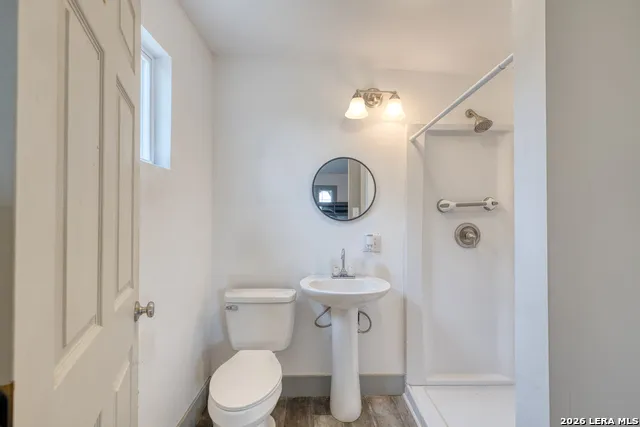 574 Saddle Mountain Rd. Leakey, TX 78873