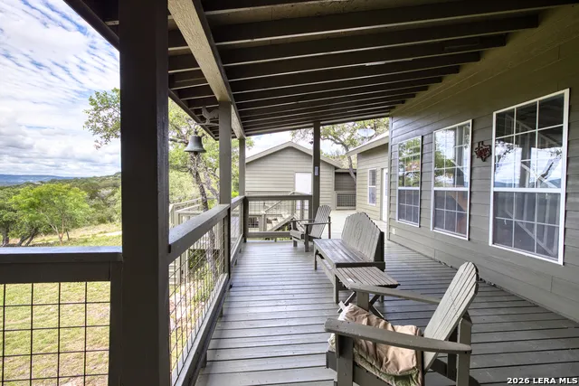 574 Saddle Mountain Rd. Leakey, TX 78873