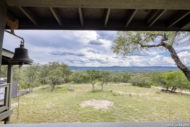 574 Saddle Mountain Rd. Leakey, TX 78873