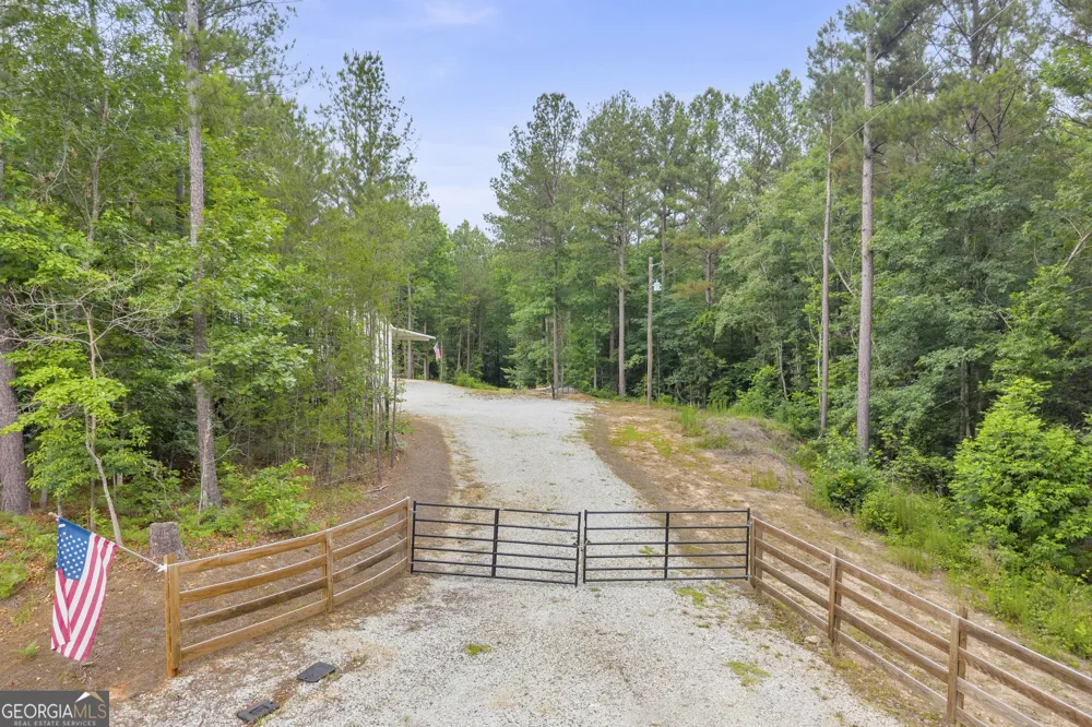 1961 N Hicks Toccoa, GA 30577