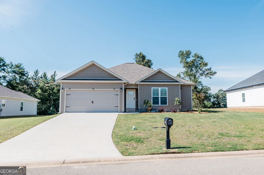 65 Cole DR Hawkinsville, GA 31036