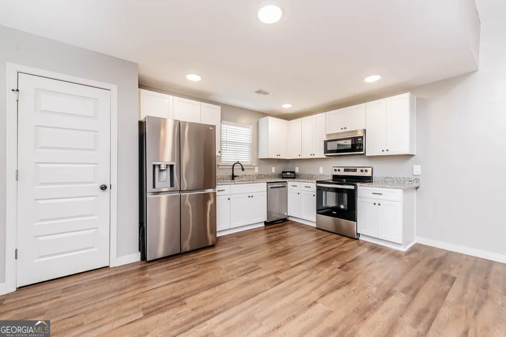 65 Cole DR Hawkinsville, GA 31036