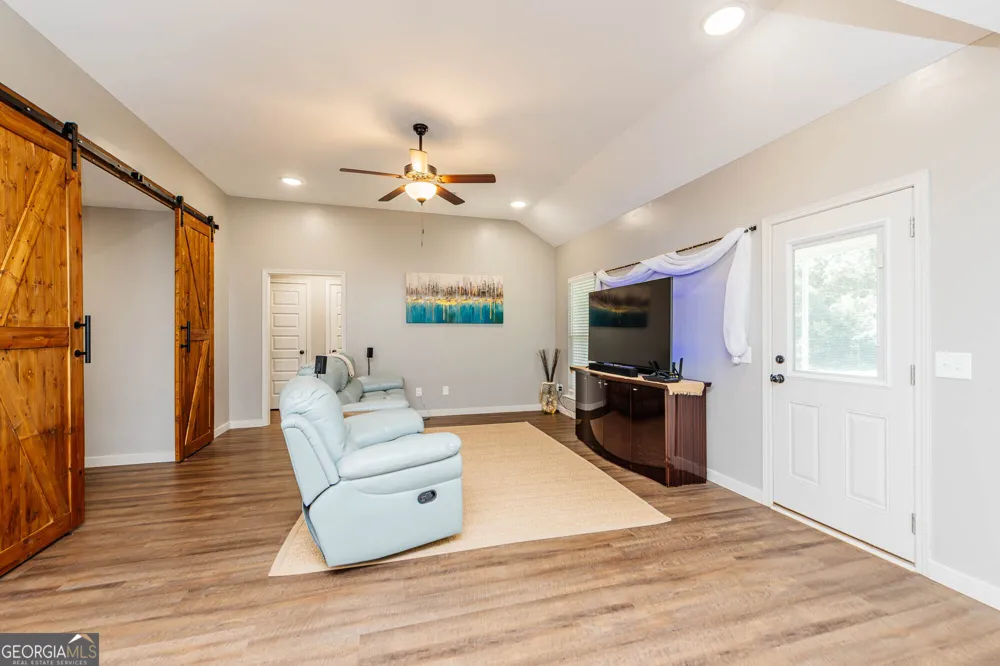 65 Cole DR Hawkinsville, GA 31036