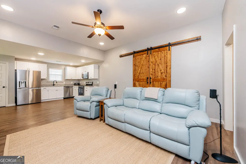 65 Cole DR Hawkinsville, GA 31036