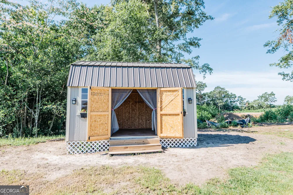 65 Cole DR Hawkinsville, GA 31036
