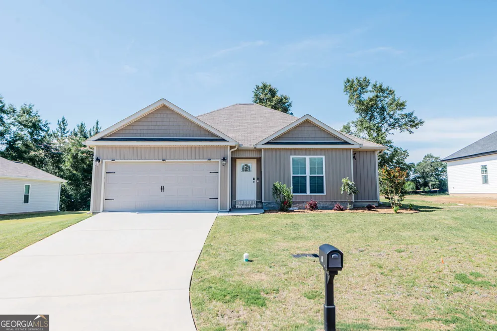 65 Cole DR Hawkinsville, GA 31036