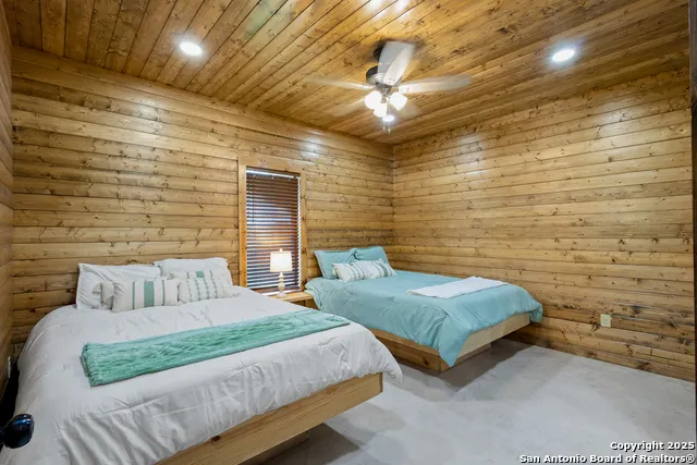 370 JOHNNY SEIBERT LN Leakey, TX 78873