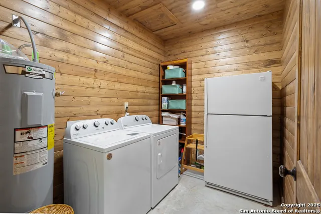 370 JOHNNY SEIBERT LN Leakey, TX 78873