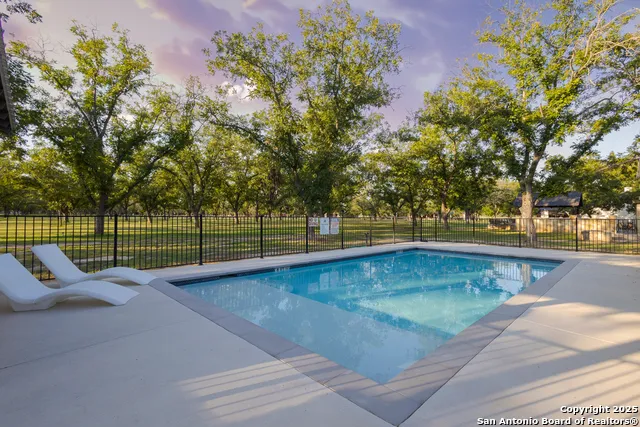 370 JOHNNY SEIBERT LN Leakey, TX 78873
