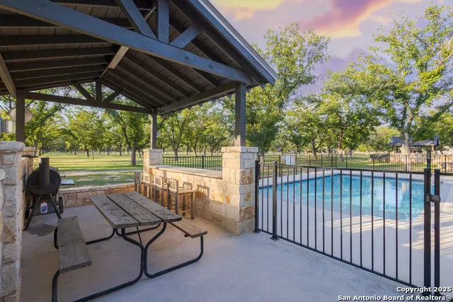 370 JOHNNY SEIBERT LN Leakey, TX 78873