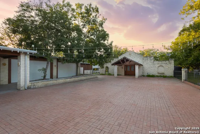 370 JOHNNY SEIBERT LN Leakey, TX 78873
