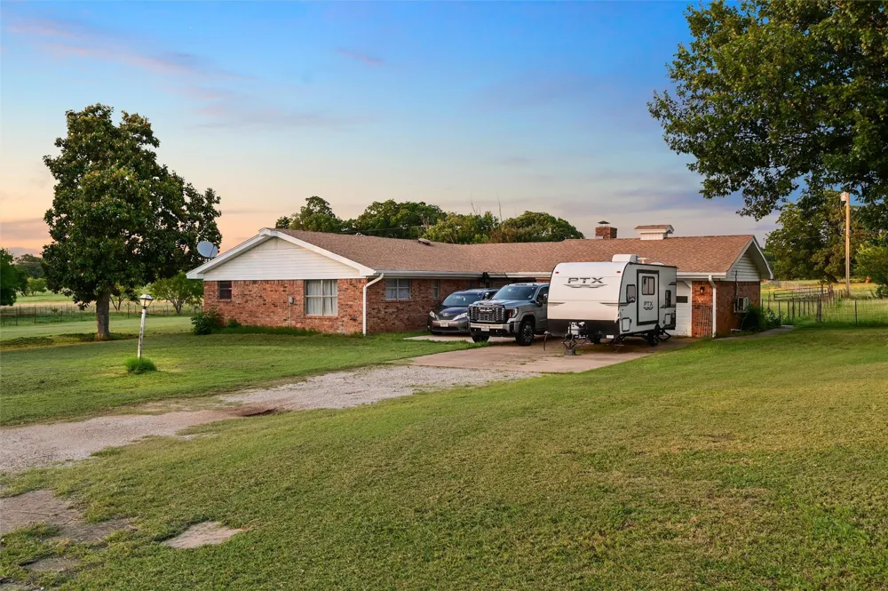 423 County Road 477 Road Stephenville, TX 76401