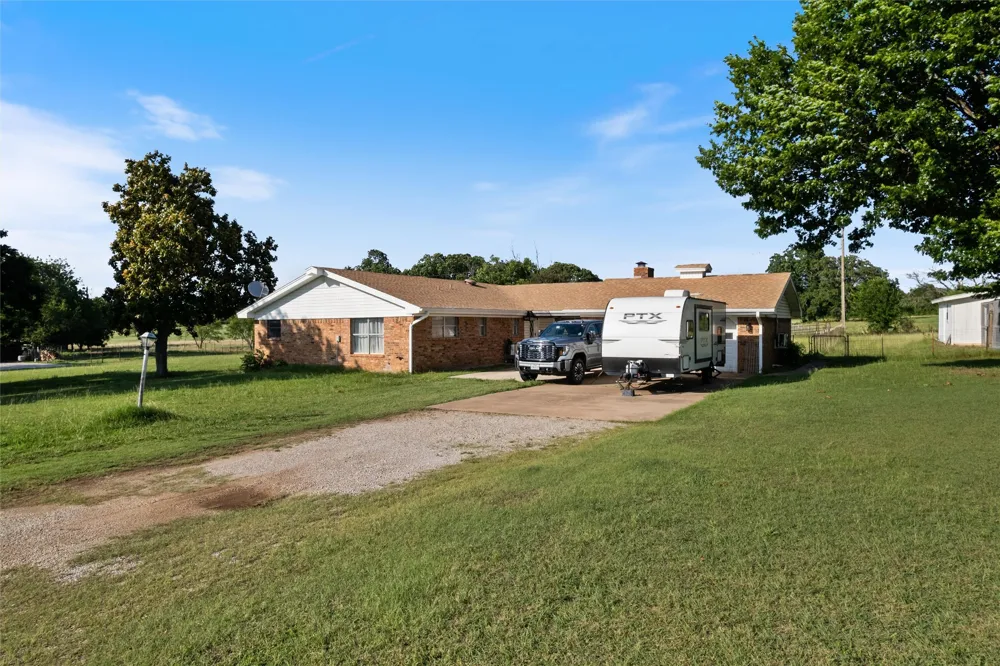 423 County Road 477 Road Stephenville, TX 76401