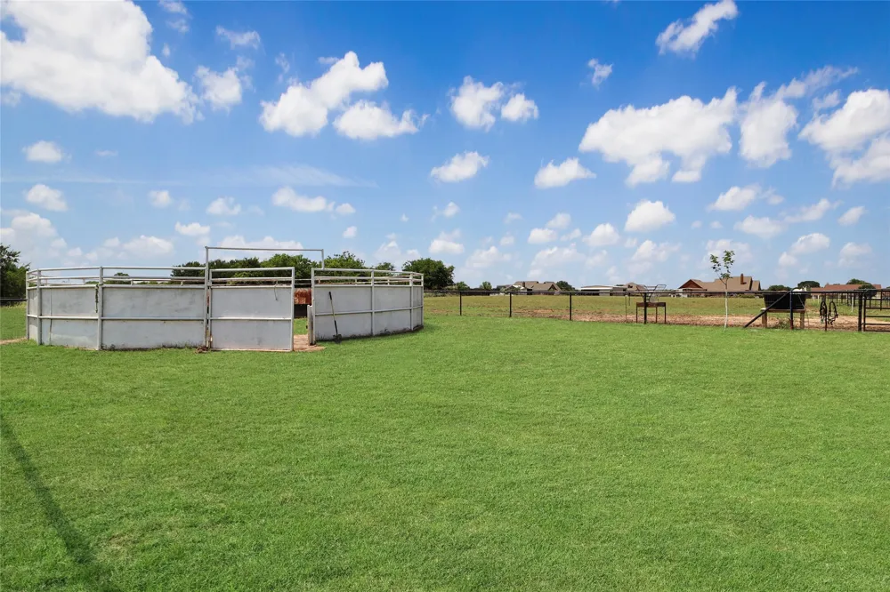 2408 Strader Road Dish, TX 76247