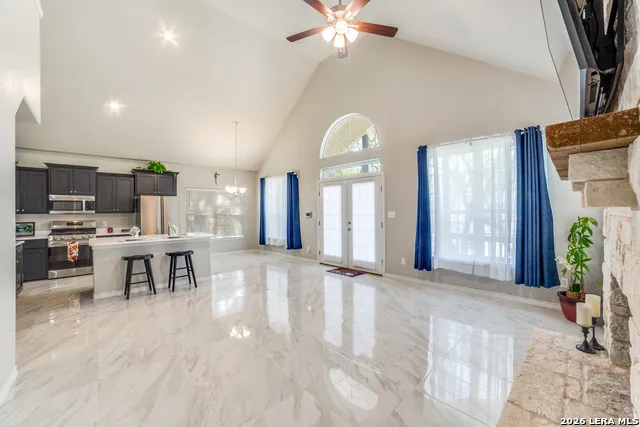 1020 Pebble Beach Dr NW Lakehills, TX 78063