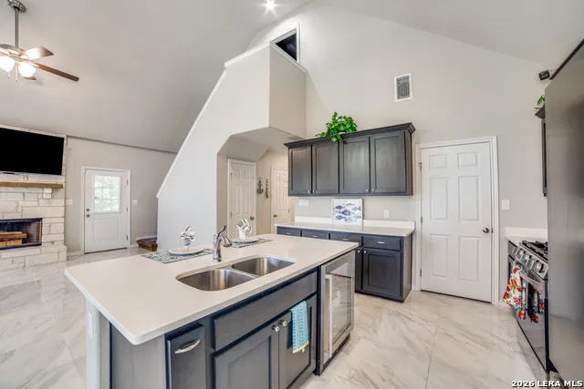 1020 Pebble Beach Dr NW Lakehills, TX 78063