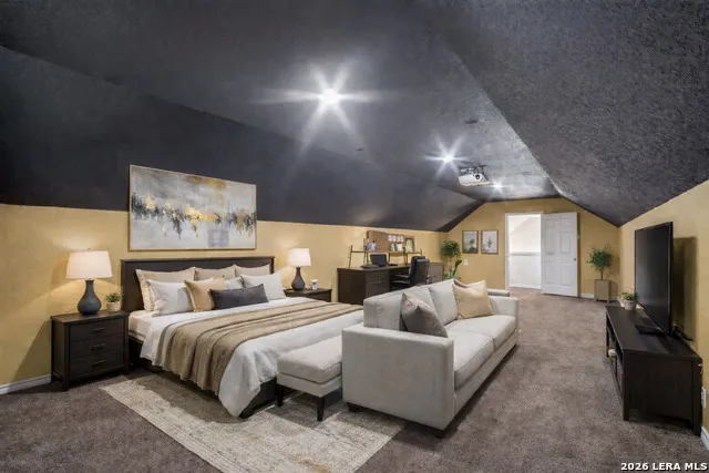 1020 Pebble Beach Dr NW Lakehills, TX 78063