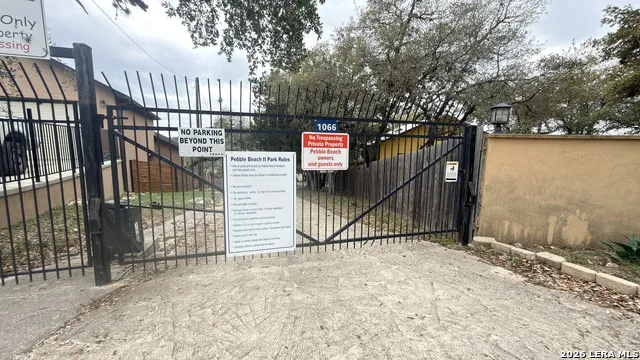 1020 Pebble Beach Dr NW Lakehills, TX 78063